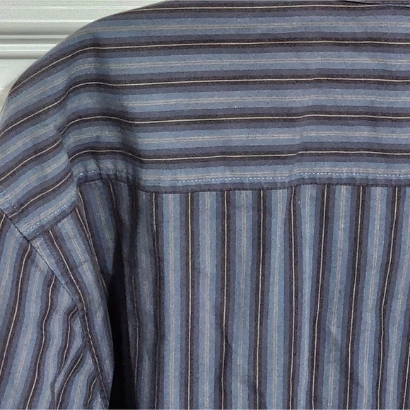 Timberland Tonal blue striped button down shirt men's size medium - Picture 3 of 7
